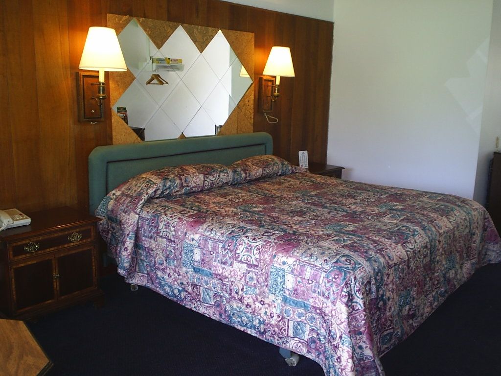 Kings Inn Cleveland Strongsville Oda fotoğraf