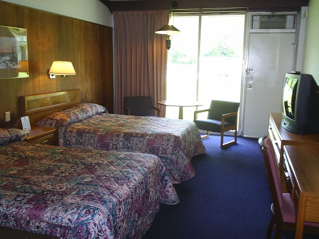 Kings Inn Cleveland Strongsville Oda fotoğraf