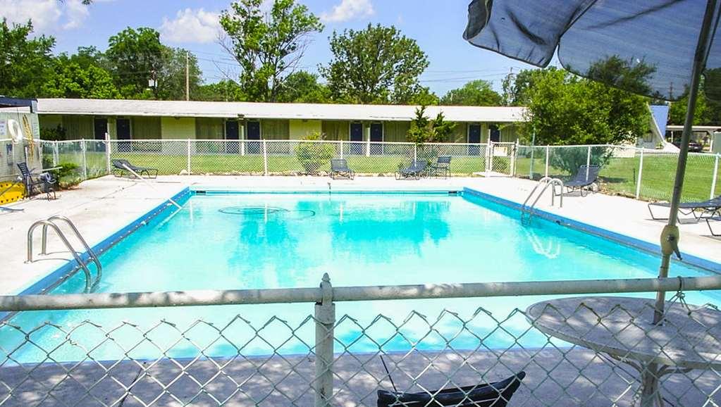 Kings Inn Cleveland Strongsville Konforlar fotoğraf